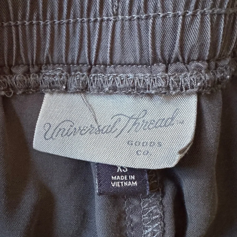 Universal Thread (2 PAIRS!) Size XS Women's Elastic-Waist utility Shorts - Picture 6 of 14
